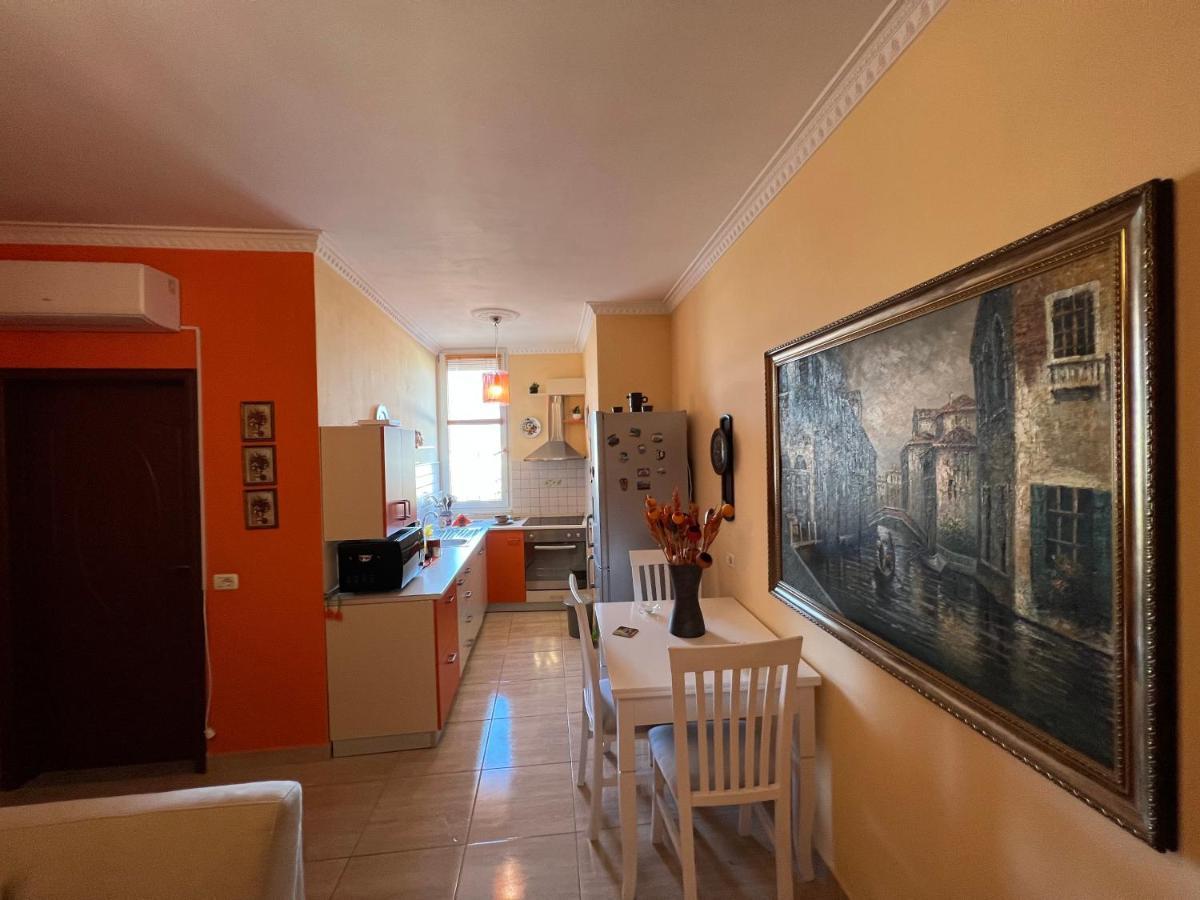 City Center Apartment In Shkoder Exterior photo